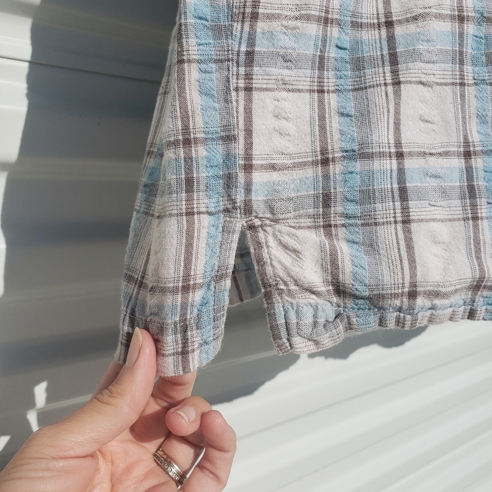 Columbia like new plaid short sleeve button down - Picture 6 of 8